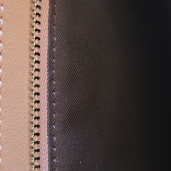 Coach Blush Embossed Cossbody New without tags - Picture 6 of 7